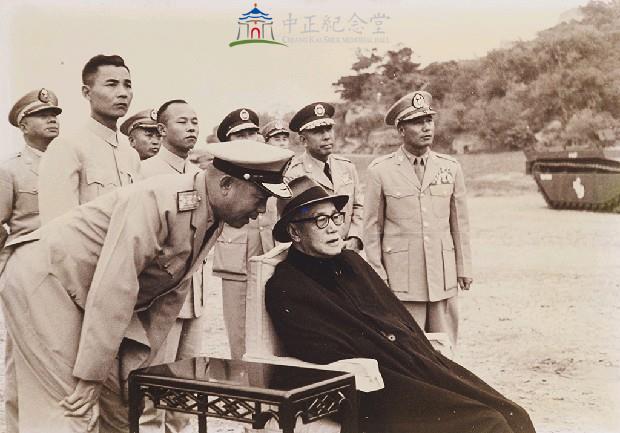 蔣中正總統檢閱陸軍影像藏品圖，第1張